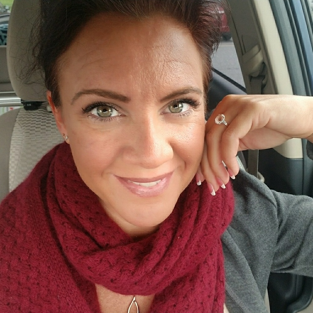 Meet your Posher, Chari